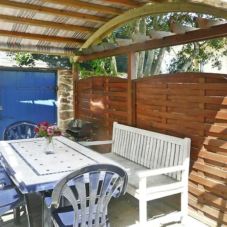 Breton Stone House Very Close To The Beach, Landéda